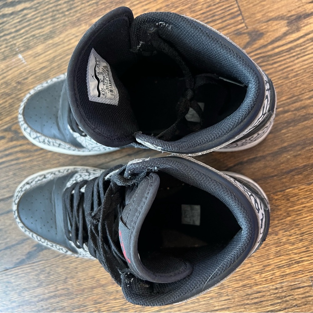 Jordan Ele print Boys 6.5Y Black and Gray Sneakers - Picture 2 of 5